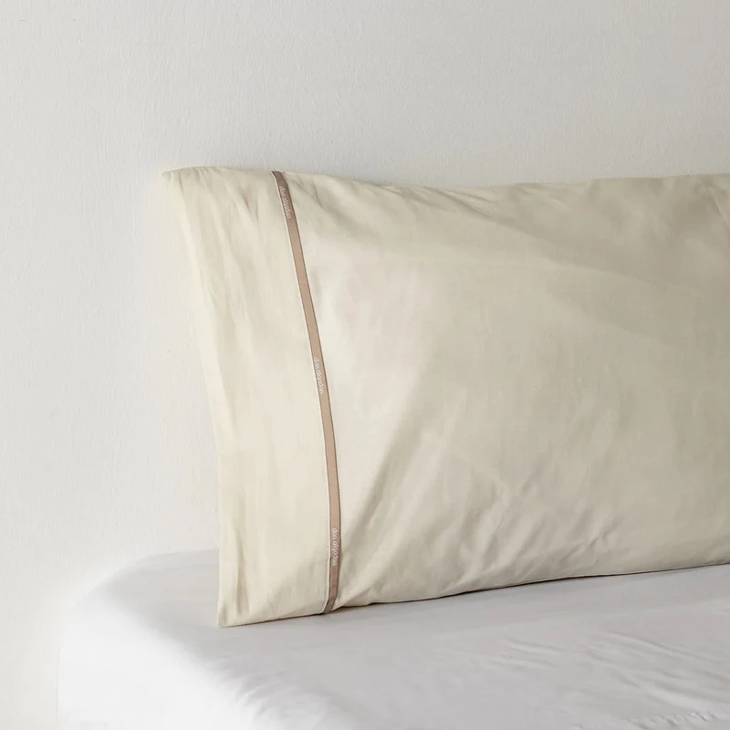 Funda de almohada 100% Algodón Percal 180 hilos muy suave. Color Beige