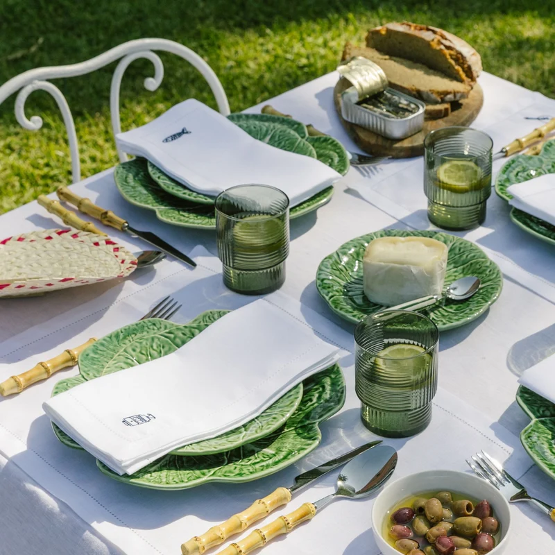 Roupa de mesa Mafra, em algodão, com motivos inspirados em Portugal bordados