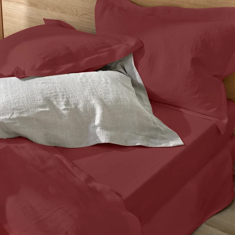 Par de fundas de almohada con volantes planos de lino rojo ladrillo