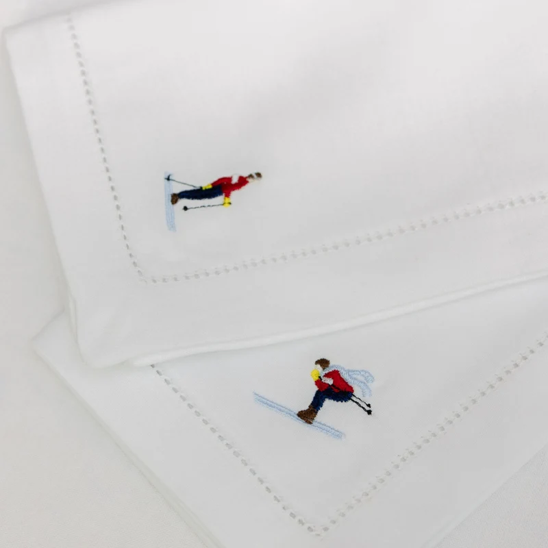 Roupa de mesa Mafra, em algodão, com desportistas retro bordados