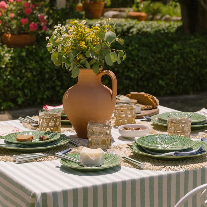 Roupa de mesa Barra, em algodão, com motivos inspirados em Portugal bordados