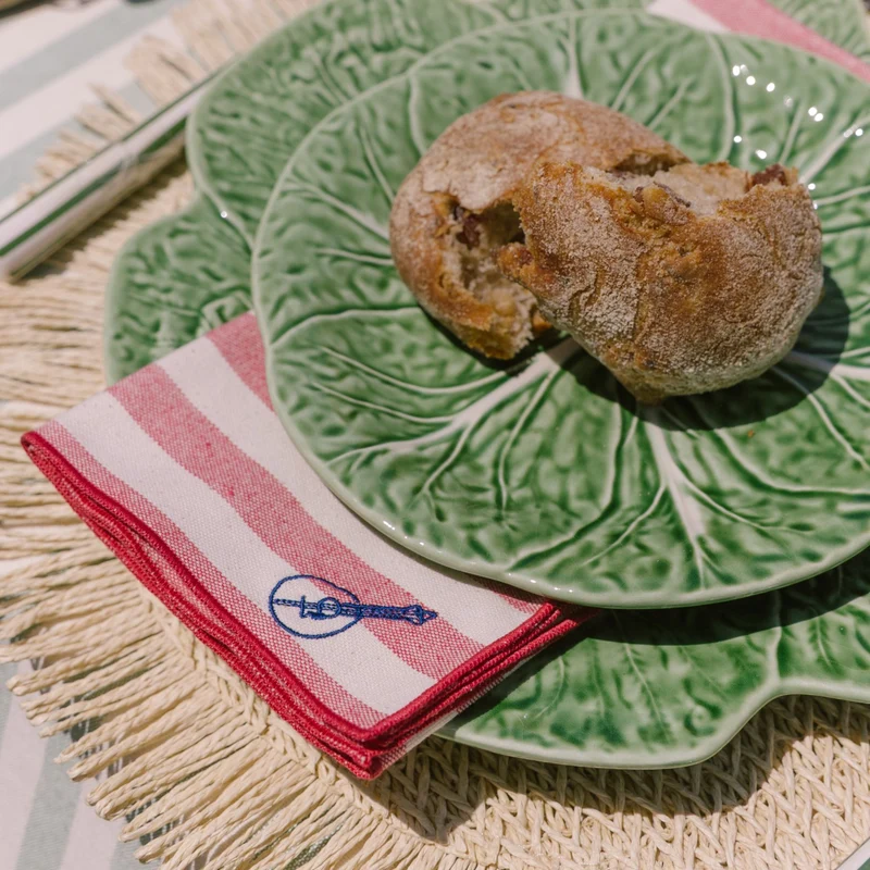 Roupa de mesa Barra, em algodão, com motivos inspirados em Portugal bordados
