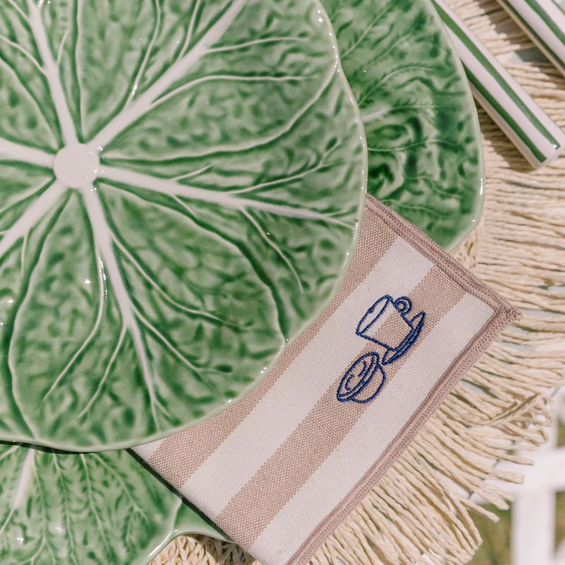 Roupa de mesa Barra, em algodão, com motivos inspirados em Portugal bordados