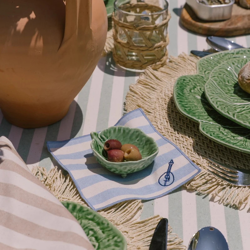 Roupa de mesa Barra, em algodão, com motivos inspirados em Portugal bordados