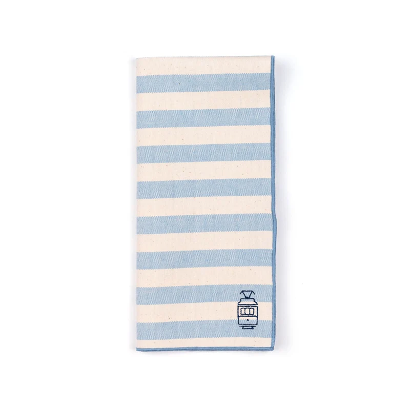 Roupa de mesa Barra, em algodão, com motivos inspirados em Portugal bordados