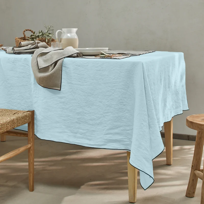 Mantel rectangular con bourdon de lino lavado azul glaciar