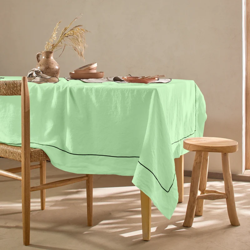 Mantel rectangular con borde bourdon de lino lavado verde menta