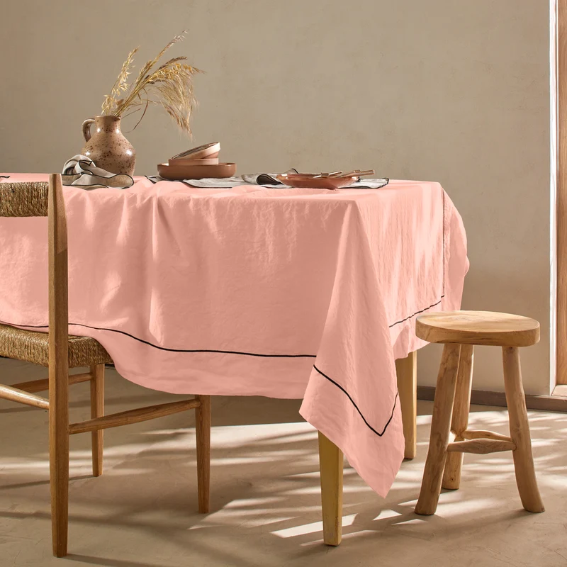 Mantel rectangular con borde bourdon de lino lavado rosa