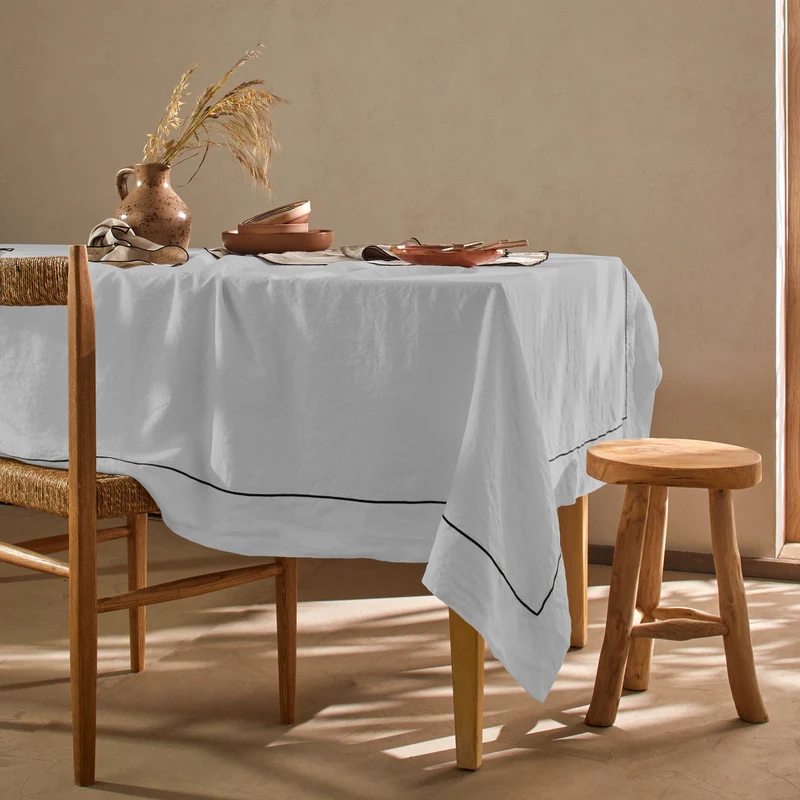 Mantel rectangular con borde bourdon de lino lavado gris mineral