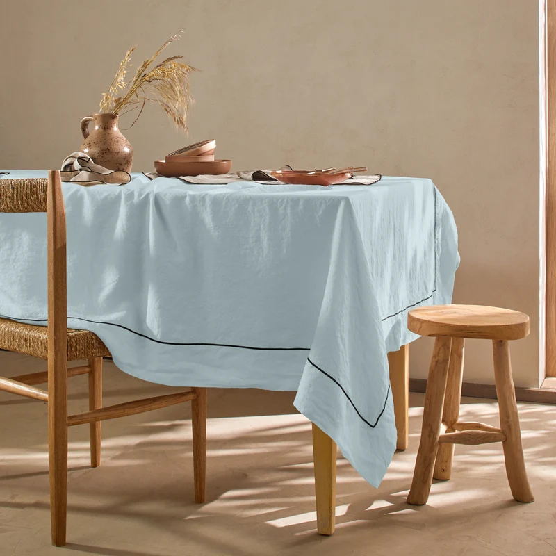 Mantel rectangular con borde bourdon de lino lavado azul glaciar