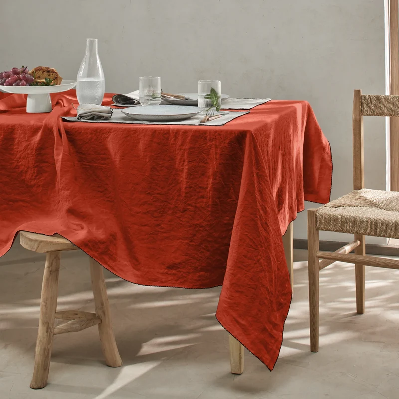 Mantel de mesa rectangular acabado crochet en lino lavado coral