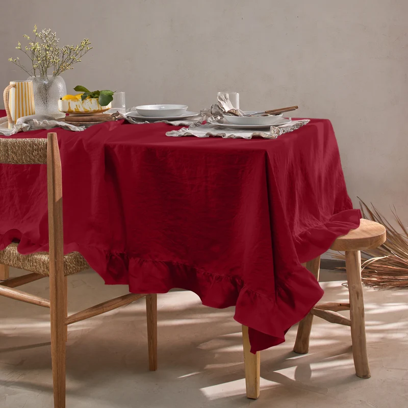 Mantel rectangular con volante en lino lavado burdeos