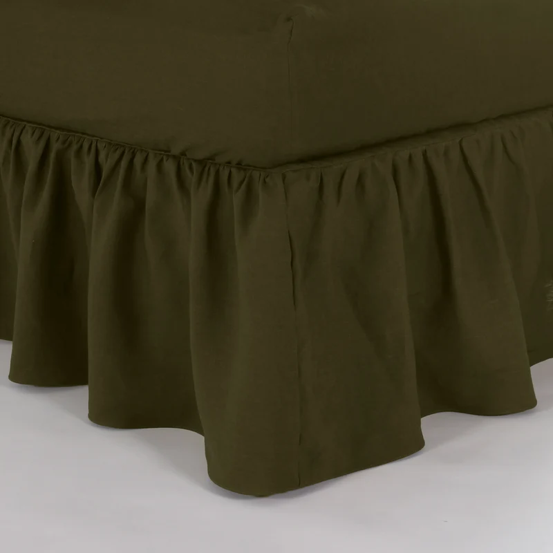 Cubre-sommier con frunces de lino verde oliva