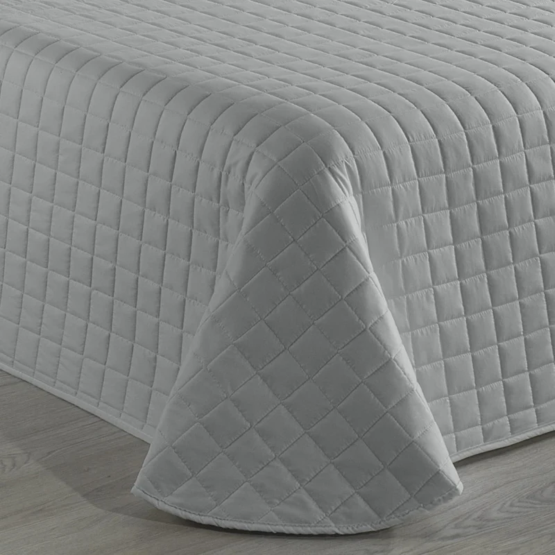 Colcha Bouti Reversible modelo QUINTO alta calidad 100% poliéster con cojín decorativo. Colcha para cama perfecta para la temporada de primavera-verano