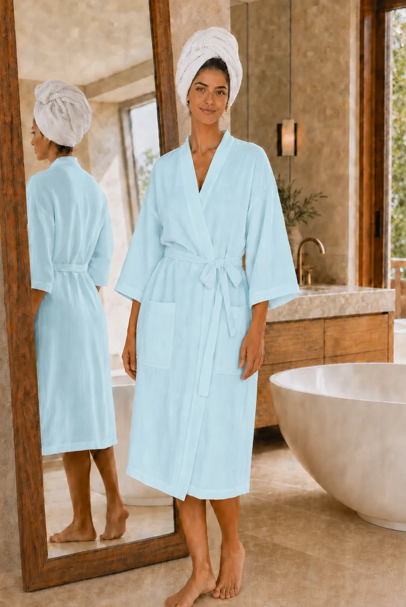 Albornoz largo con cuello kimono para mujer en lino azul glaciar – Laís