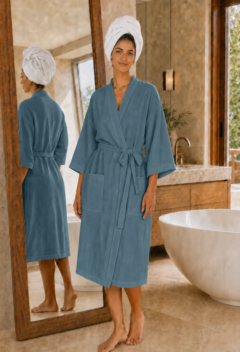 Albornoz largo con cuello kimono para mujer en lino azul francés – Lais