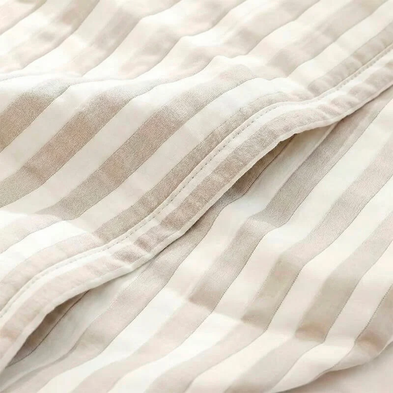 Colcha Jacquard Rayas Beige y Blanco – Estilo Fresco y Tacto Suave para Verano.