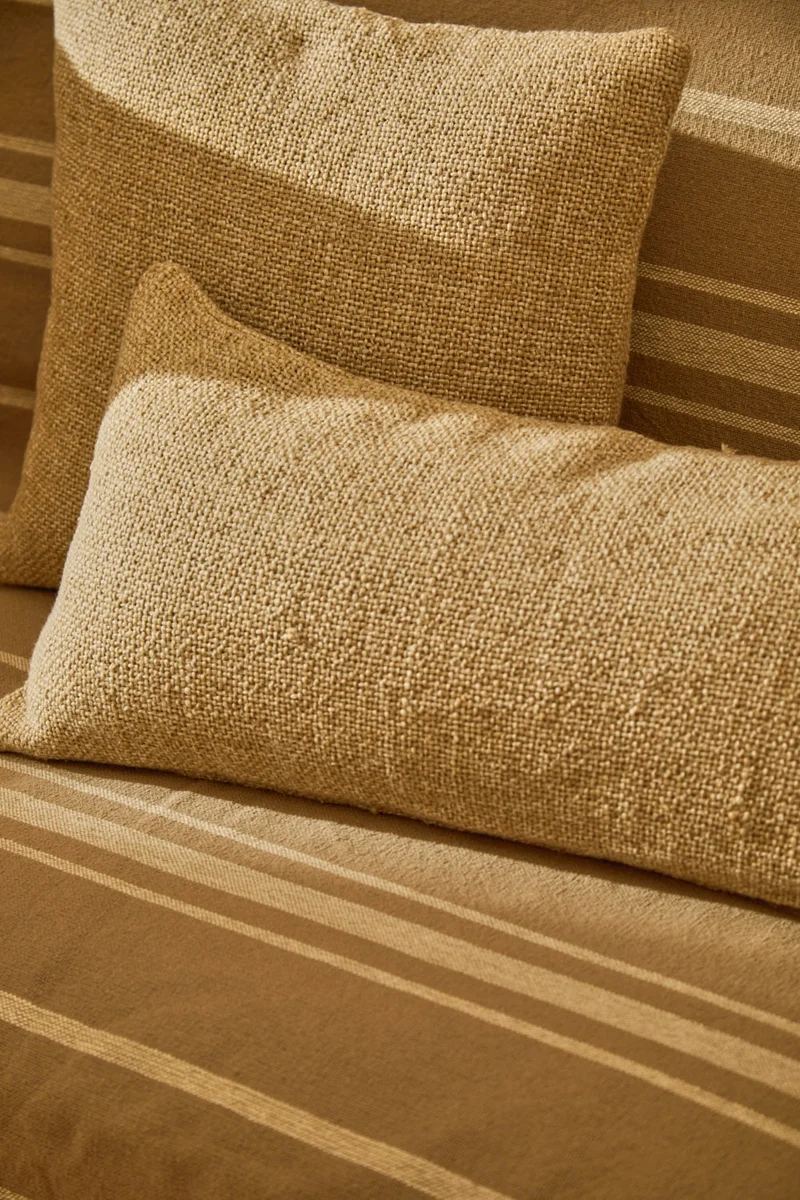 Funda de cojín rectangular de punto de algodón beige Corts