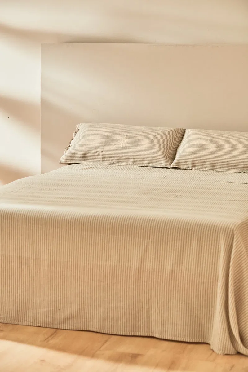 Sábana encimera a rayas de lino y bambu verde + funda de almohada Bambu