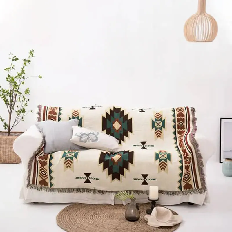 Colcha para sofá étnico para una decoración acogedora.