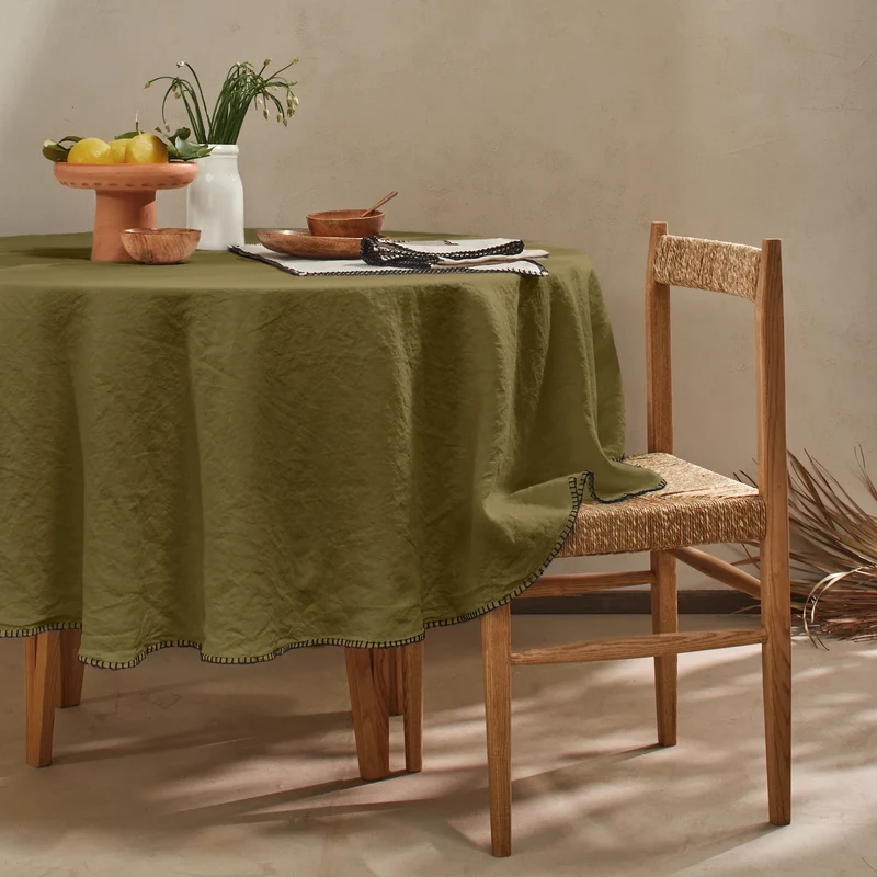 Mantel redondo punto de festón de lino lavado verde oliva