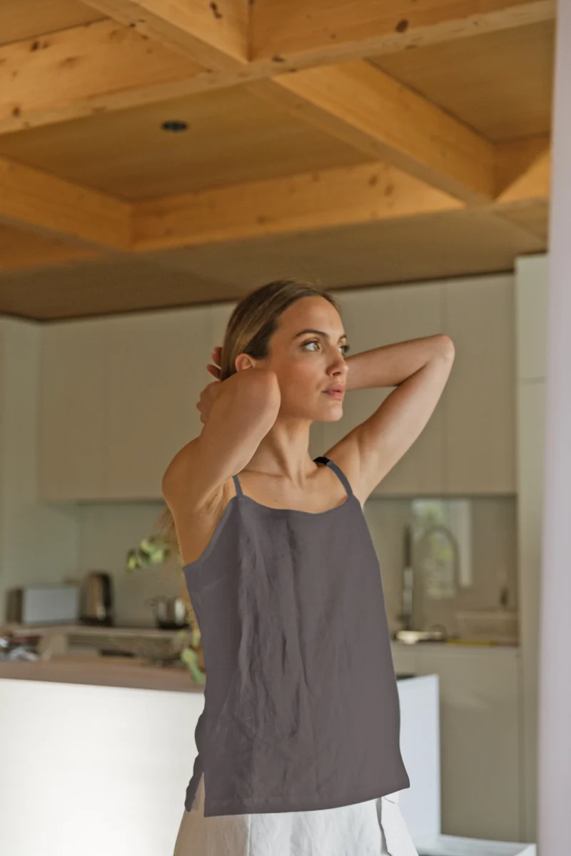 Camisón corto con tirantes en lino lavado gris plomo - Mariane