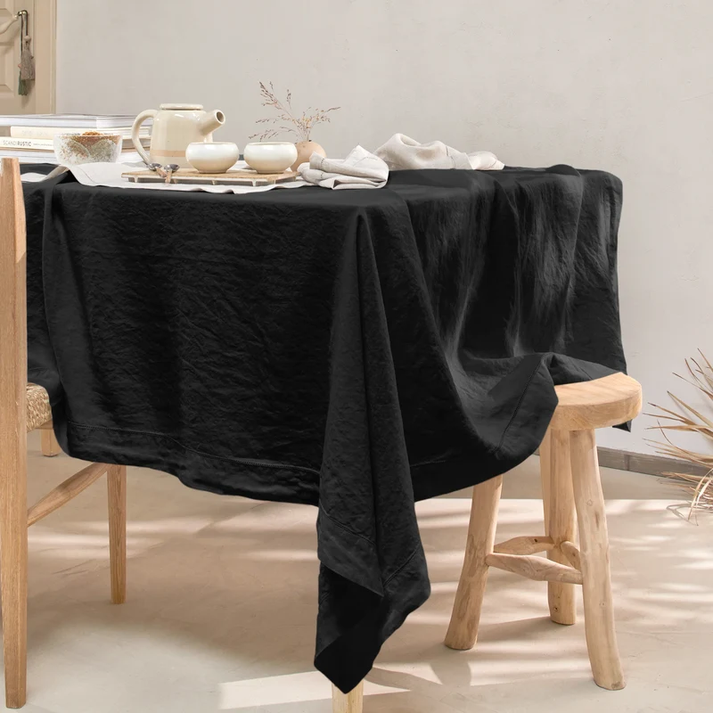 Mantel rectangular con vainica de lino tinta negra