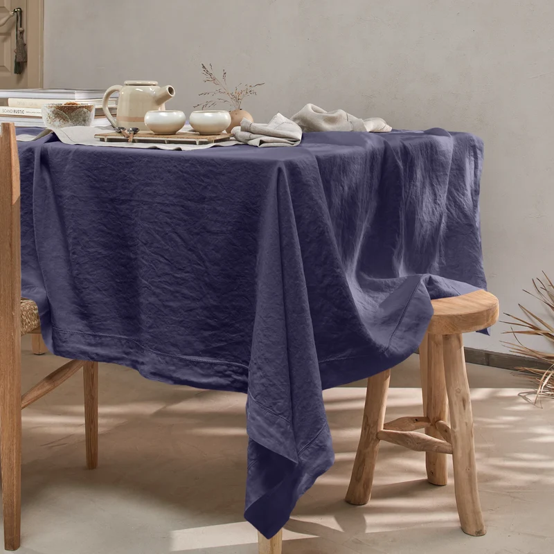 Mantel rectangular con vainica de lino azul noche