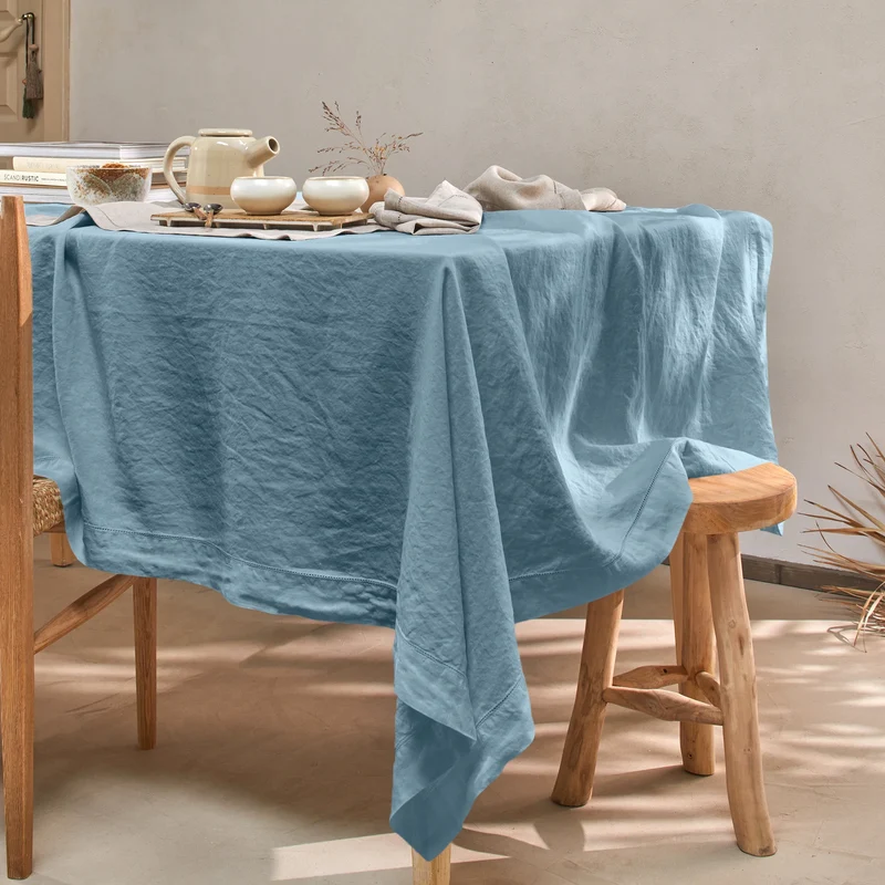 Mantel rectangular con vainica de lino azul francés