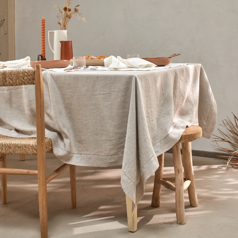 Mantel rectangular con vainica de lino natural
