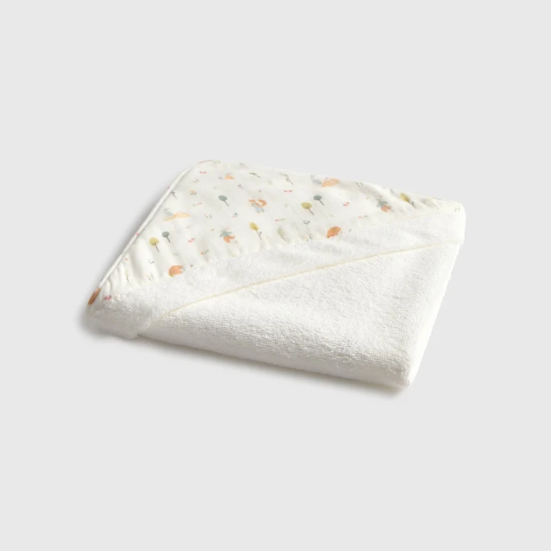 Toalla de baño con capucha estampado bosque