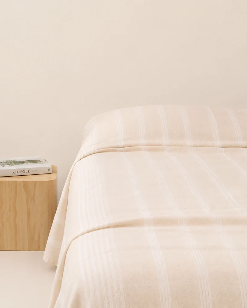 Plaid cubrecama raya karl natural