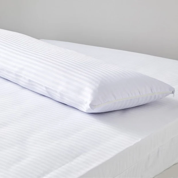 Protector de almohada. Color Blanco.