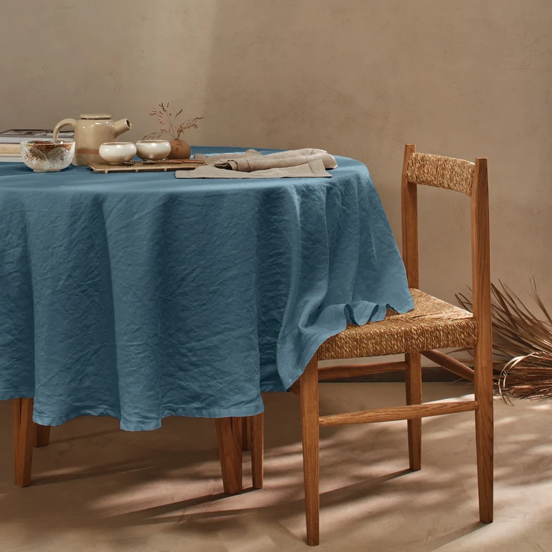 Mantel redondo con vainica de lino azul francés