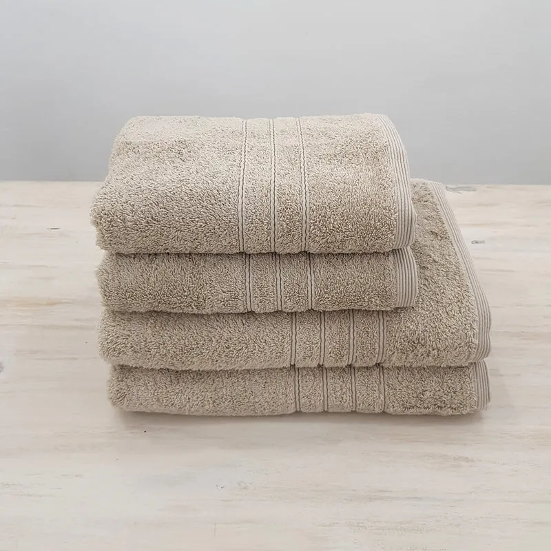 Toalla 100% Algodón Egipcio 700gr/m2, color beige. Extra suave y muy absorbente.