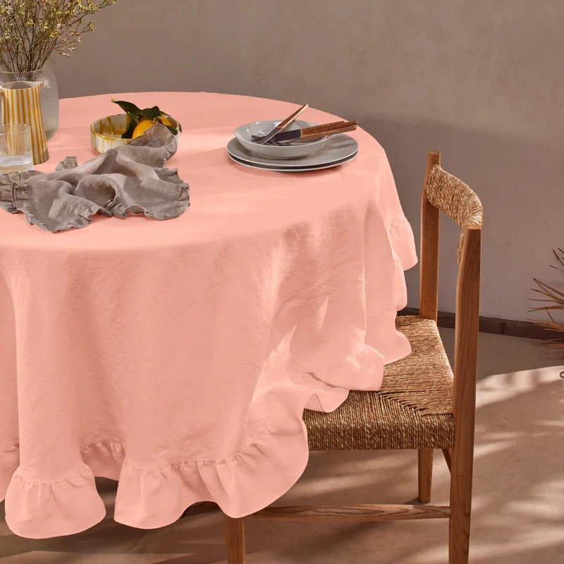 Mantel redondo con volantes en lino lavado rosa