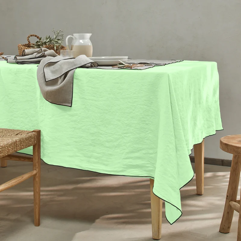Mantel rectangular con bourdon de lino lavado verde menta