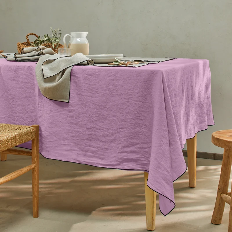 Mantel rectangular con bourdon de lino lavado lila
