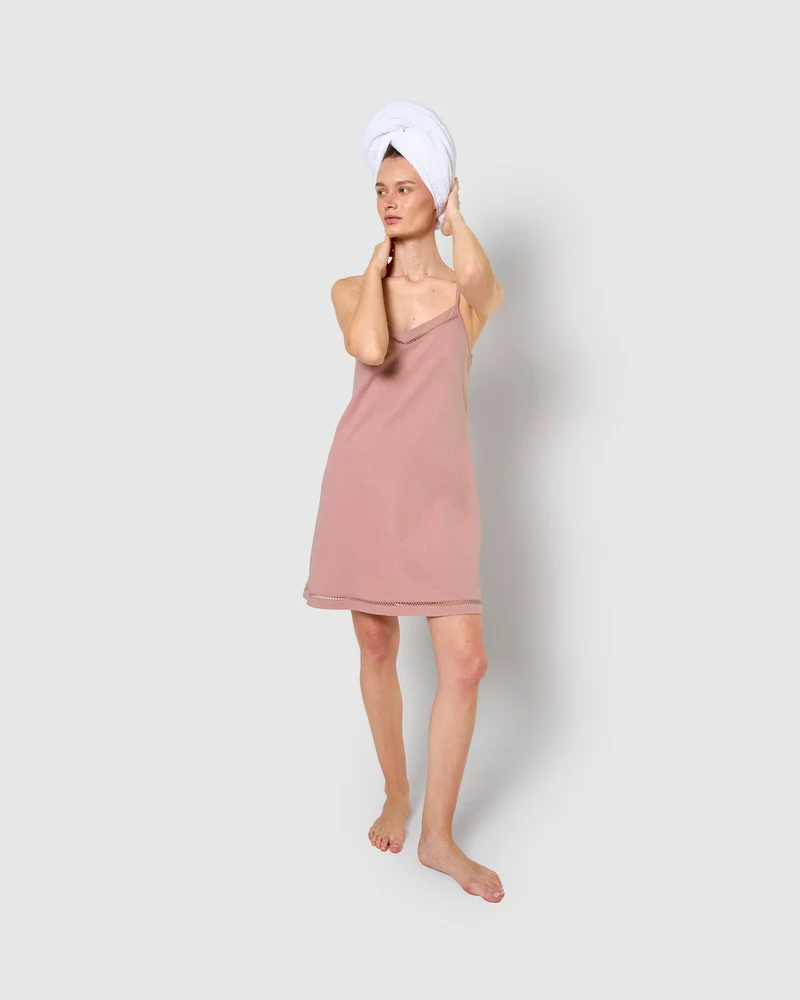 Camisón corto tirantes vainica rosa