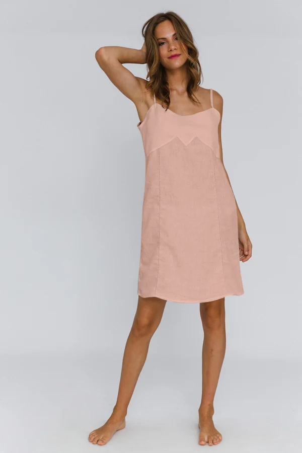 Camisón de tirantes finos en lino lavado rosa - Olívia