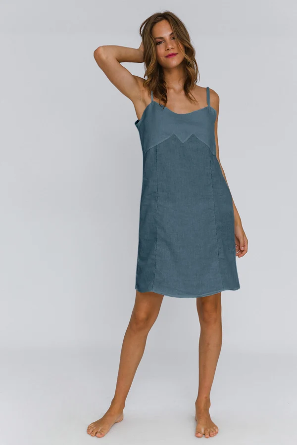 Camisón de tirantes finos en lino lavado azul francés - Olívia