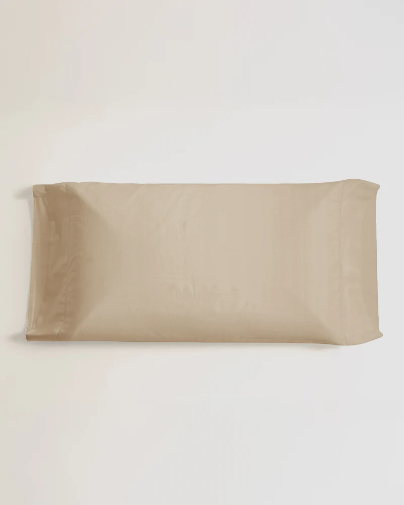 Funda almohada satén con vainica topo