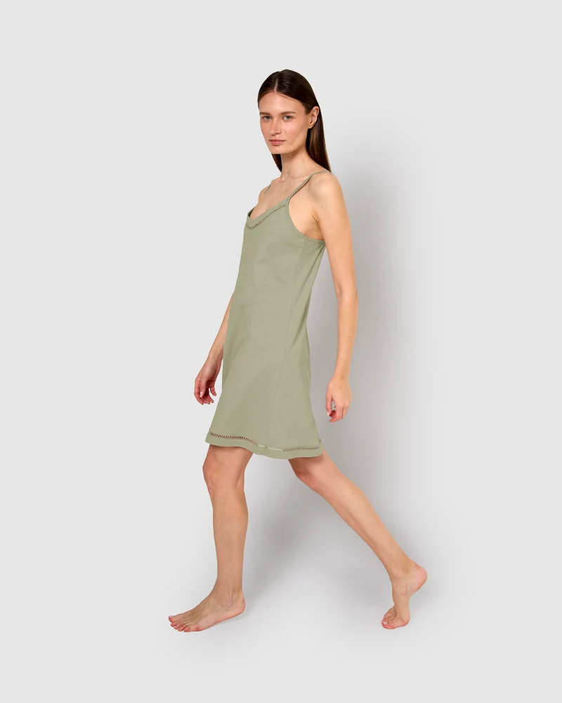 Camisón corto tirantes vainica verde cacería
