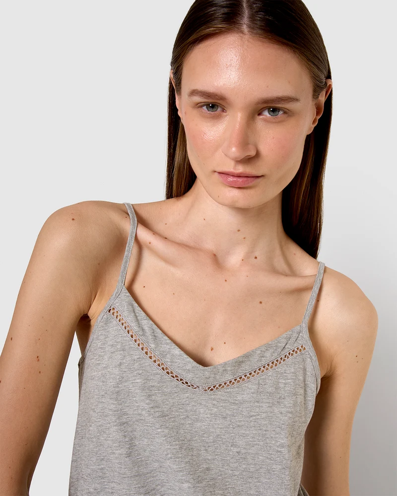 Camisón corto tirantes vainica gris