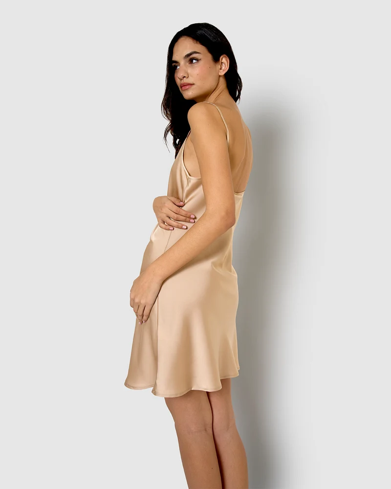 Camisón corto de satén new beige