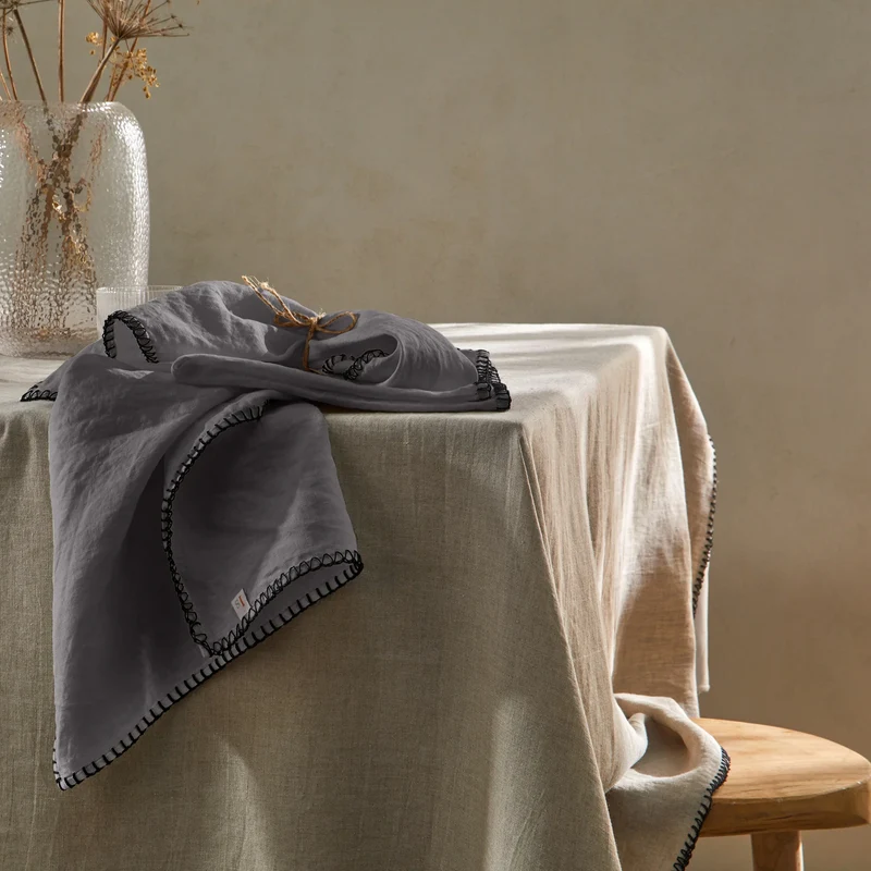 Servilletas de mesa con punto de festón de lino gris plomo