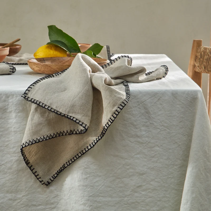 Servilletas de mesa con punto de festón de lino natural