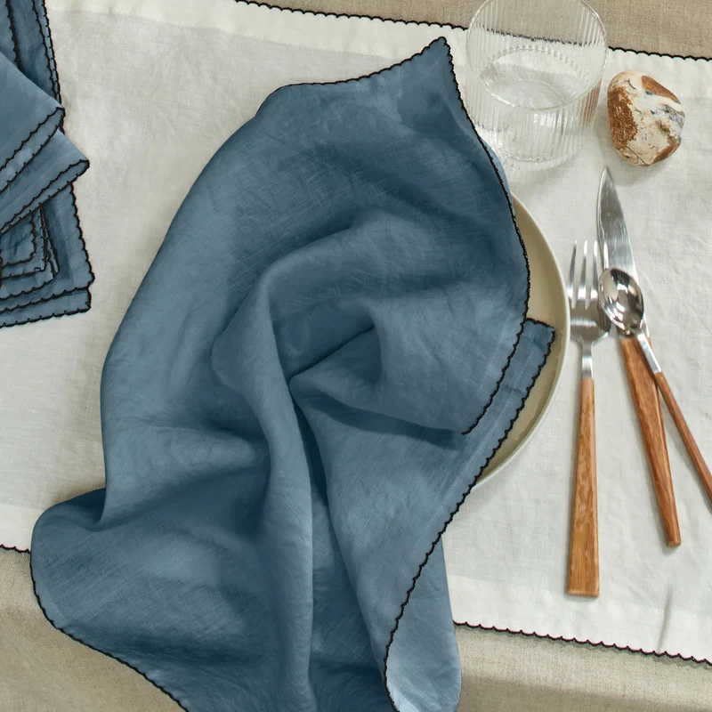 Servilletas de mesa con croché de lino azul francés