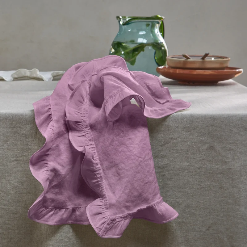 Servilletas de mesa con volantes de lino lavado en lila