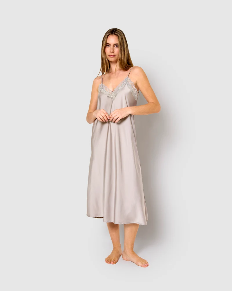 Camisón midi satén gris